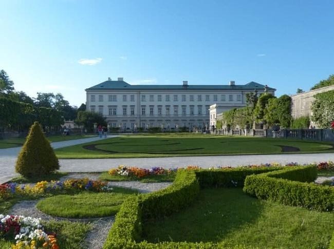 9. Дворец и сады Мирабель, Австрия