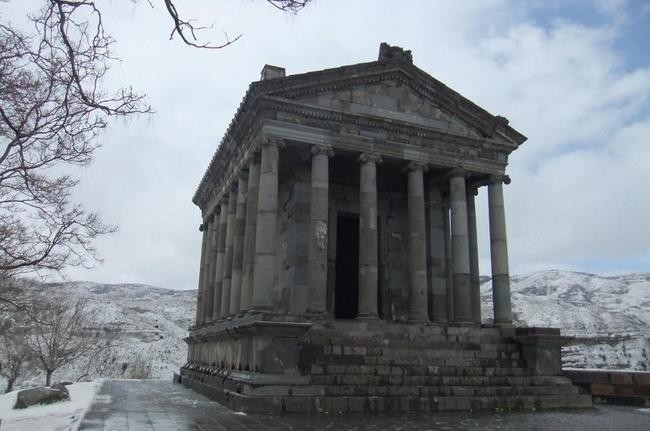 Храм Гарни