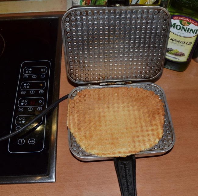 3. Вафельница