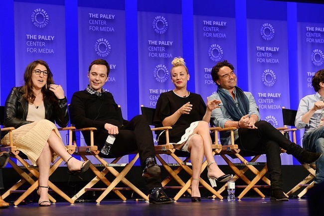 2. CBS дважды продлевал сериал на три сезона
