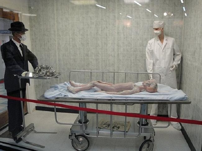 1. Вскрытие пришельцев