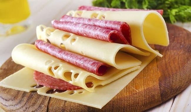 Сыр и мясо
