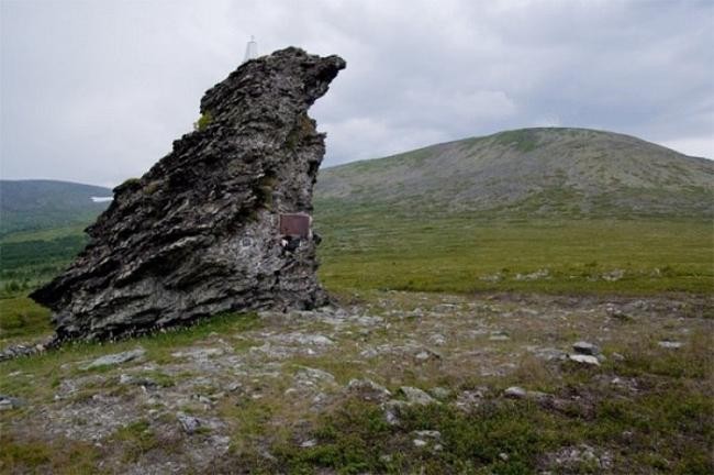 3. Гора Холатчахль