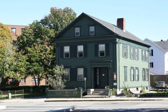 Lizzie Borden Bed & Breakfast (Фолл Ривер)