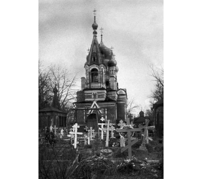 Судьба могильных памятников