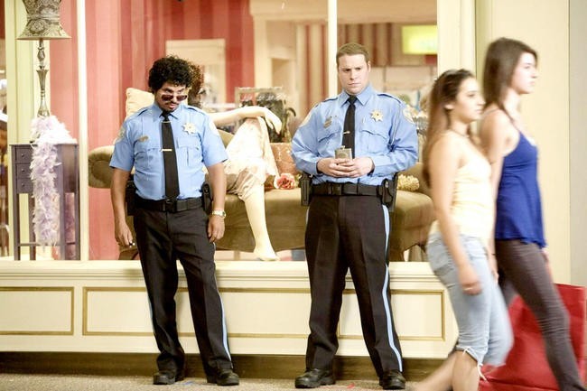 Типа крутой охранник / Observe and Report (Джоди Хилл, 2009)