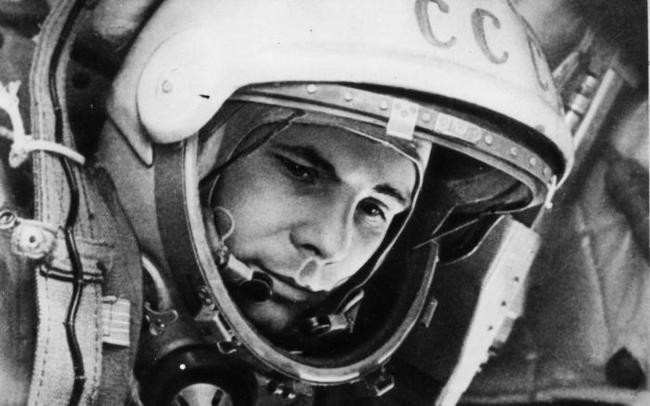 4. Первый снимок человека в космосе