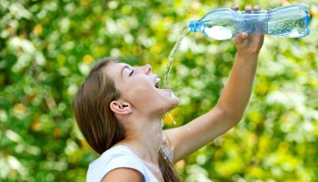 Миф №6. В день нужно выпивать 2 литра чистой воды