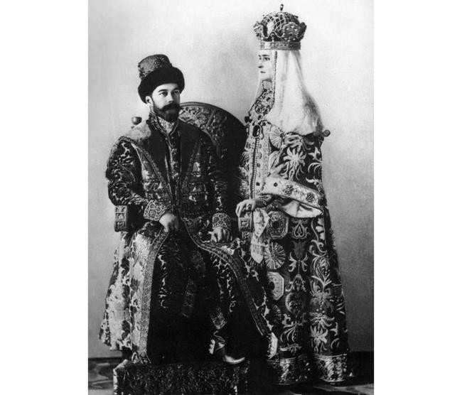 Наряды царской четы