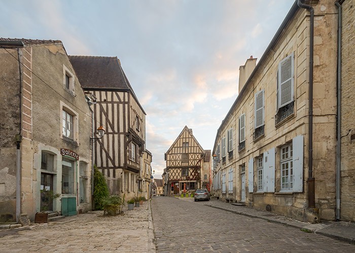 Noyers-sur-Serein в Бургундии