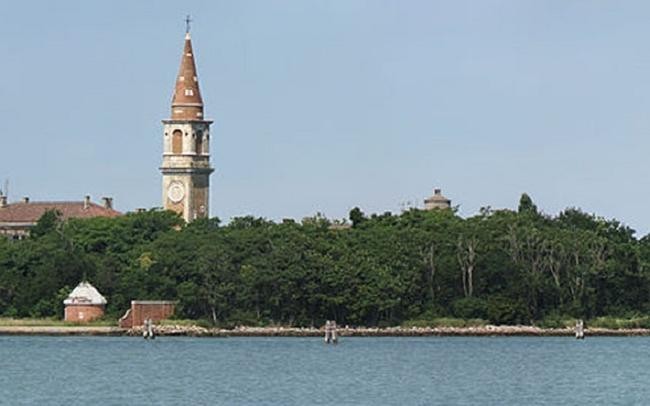 Повелья, Италия