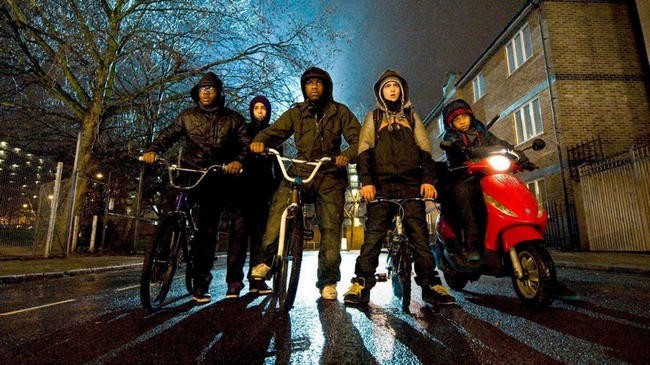 Чужие на районе / Attack the Block (2011)