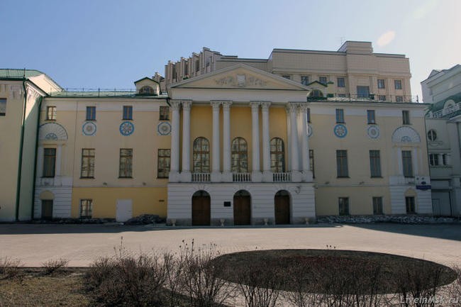 Основание Московской исправительной школы для подростков-преступников