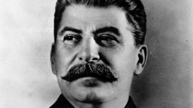 Сталин мирно умер в постели по естественным причинам