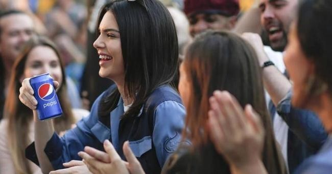 9. Pepsi и утопическое представление о митингах
