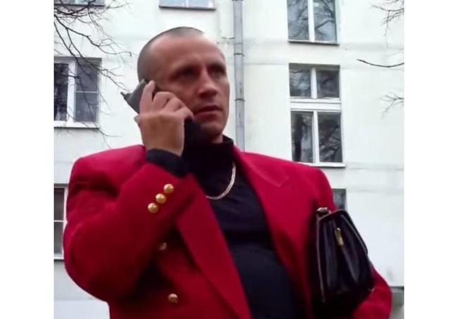 4. Малиновые пиджаки