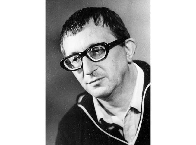 2. Аркадий Стругацкий