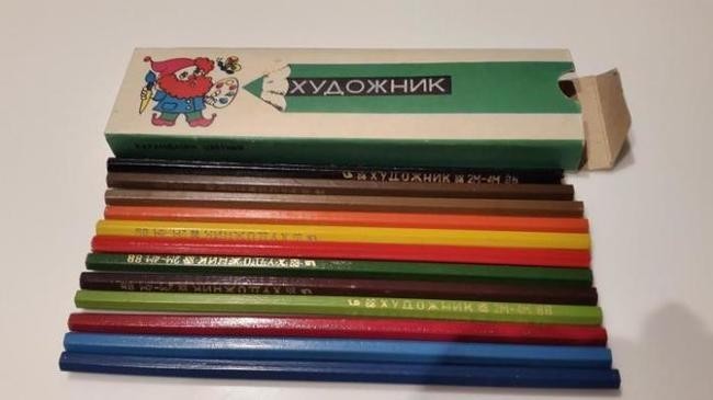1. Подводка для век и бровей: чёрный карандаш «Художник»