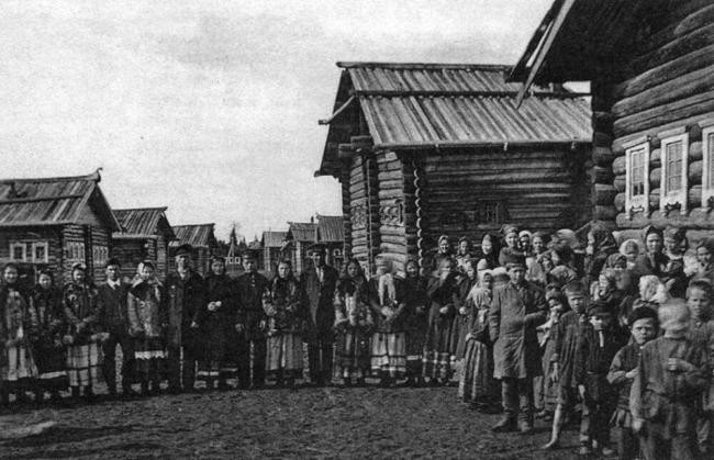 5. Гулянье в деревне на празднике