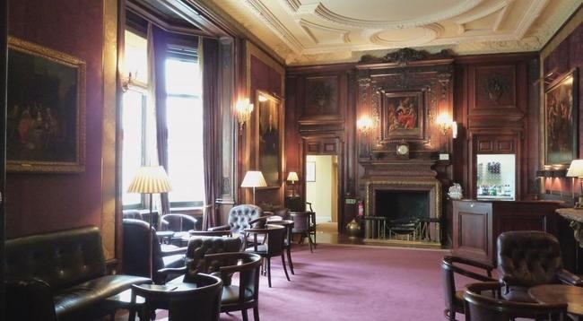 Аристократический клуб White Gentleman’s Club