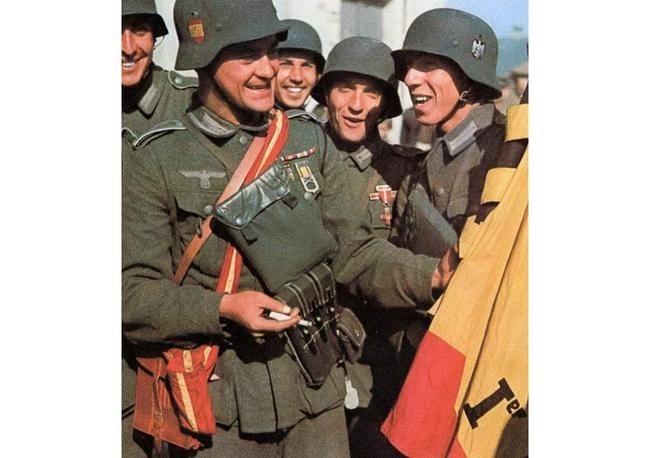 Самым западным военным союзником Гитлера была формально нейтральная франкистская Испания, которая послала на Восточный фронт добровольческую «Голубую дивизию»: