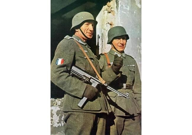 А вот солдаты из Легиона французских добровольцев в Смоленске, 1941 г.: