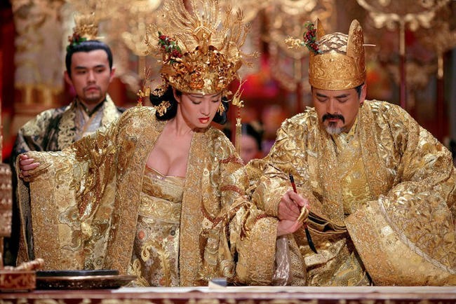 Проклятие золотого цветка / Man cheng jin dai huang jin jia (2006, Чжан Имоу)