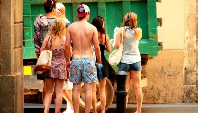 7. Испания: не ходите без рубашки в центре города Майорки