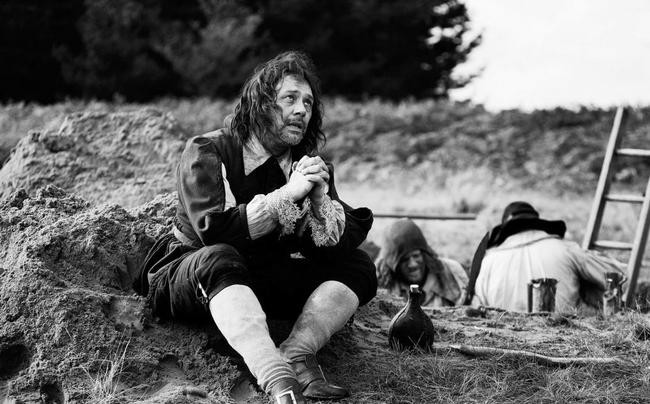 Поле в Англии / A Field in England (Бен Уитли, 2013)