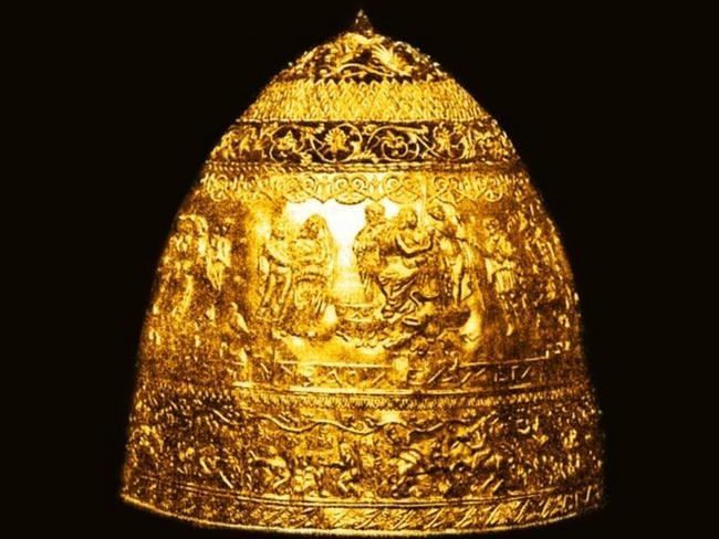 8. Золотая корона в Лувре