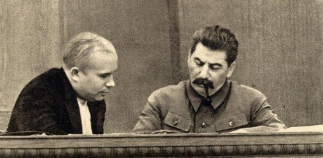 Обвинение в шпионаже и безучастность свекра