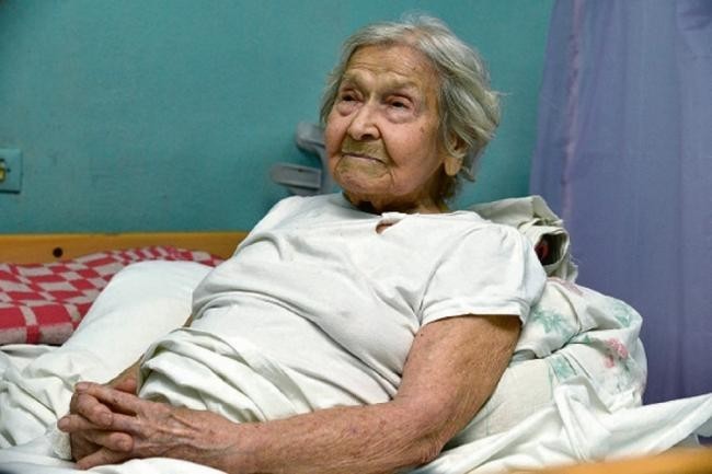 Дети, воспитанные вдали от матери, и киевский 100-летний юбилей
