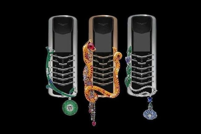 8. Vertu Signature Cobra – 310 тысяч долларов