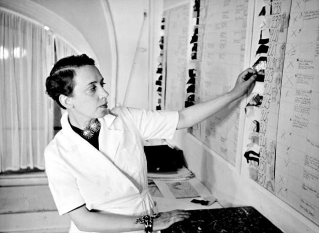 2. «Shocking» Schiaparelli – первый откровенно-интимный парфюм