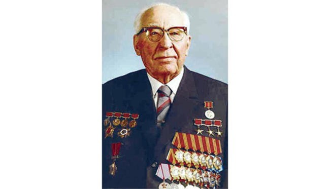 Ефим Славский. Длительность карьеры 41 год
