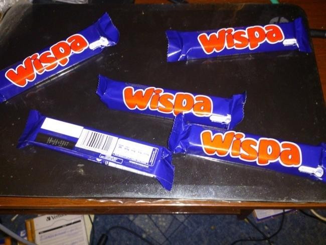 8. Батончик «Wispa»