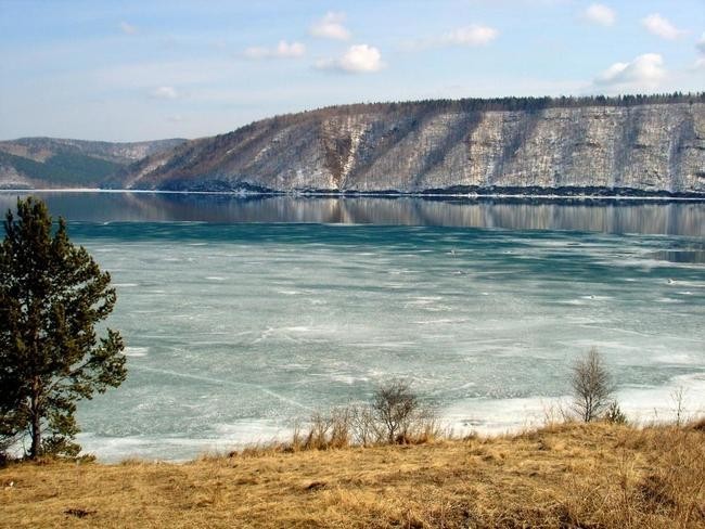 9. Река Ангара в России
