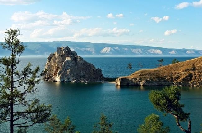 Шаман-скала