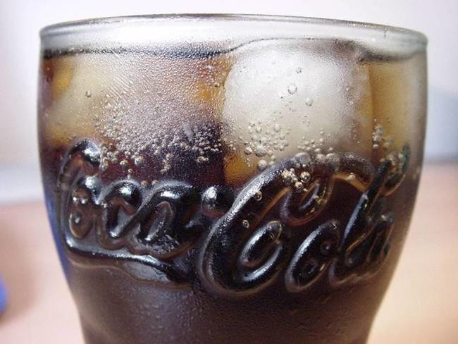 9. Спринцевание Coca-Cola