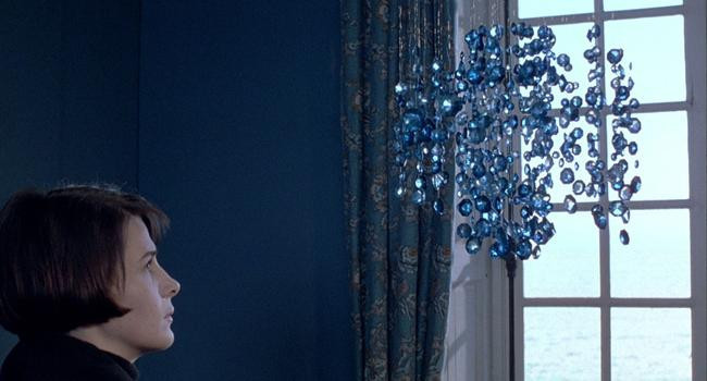 25. Три цвета: Синий / Trois Couleurs: Bleu (1993)