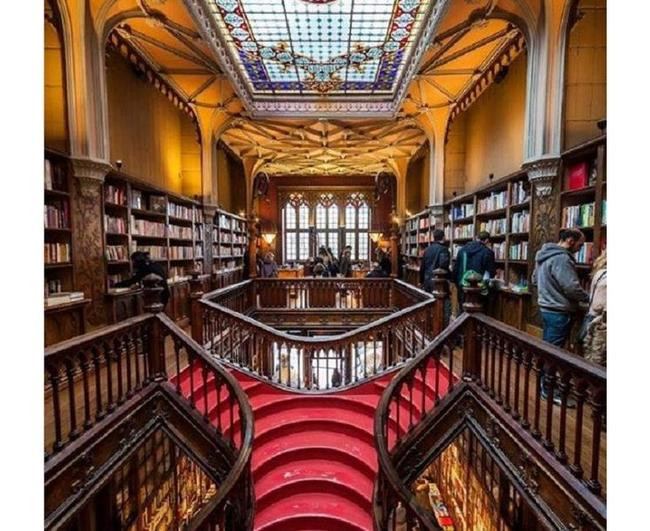 7. Книжный магазин Lello, Порту, Португалия