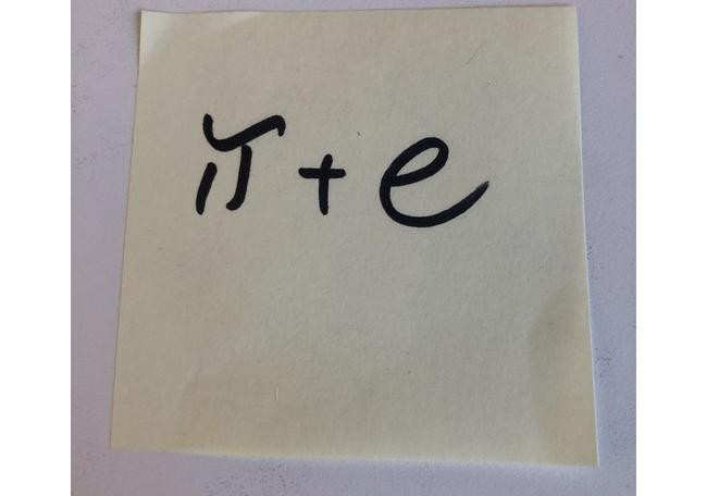 Что не так с суммой числа π и e?