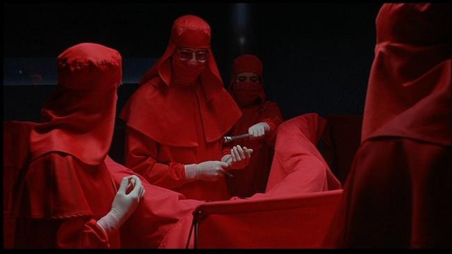 8. Связанные насмерть / Dead Ringers