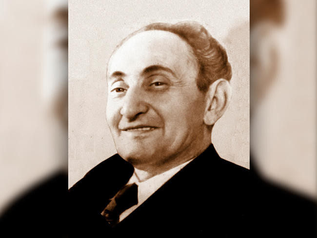 Роман Арраго
