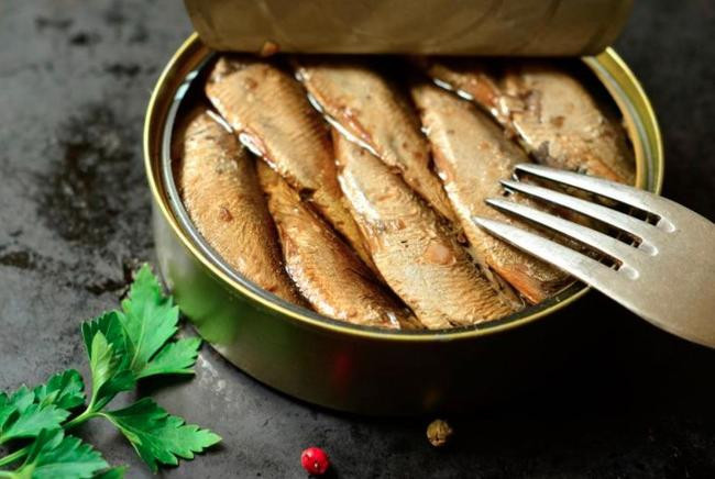 Сардины и шпинат