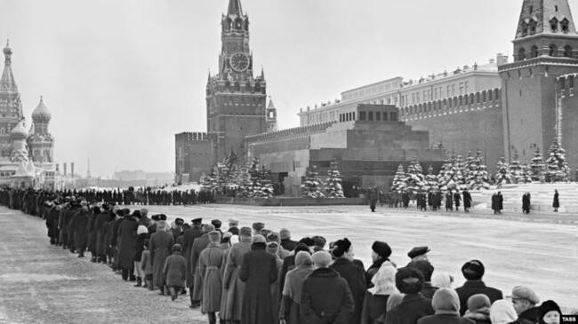 Как решался вопрос о дальнейшей судьбе тела Ленина после распада СССР