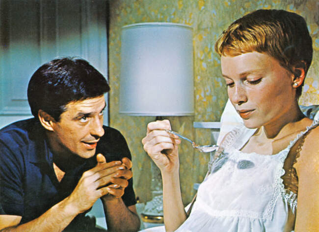 3. Ребёнок Розмари (1968) – Розмари видит лицо своего ребёнка