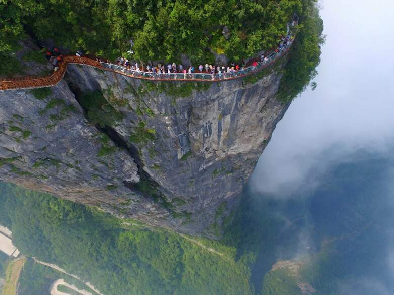 9. Национальный лесной парк Чжанцзяцзе (Zhangjiajie), Китай