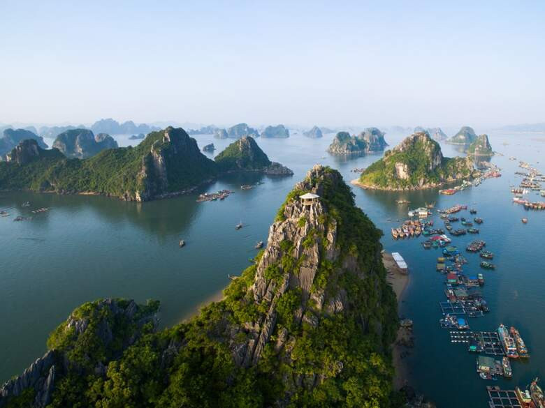 11. Бухта Халонг (Ha Long), Вьетнам