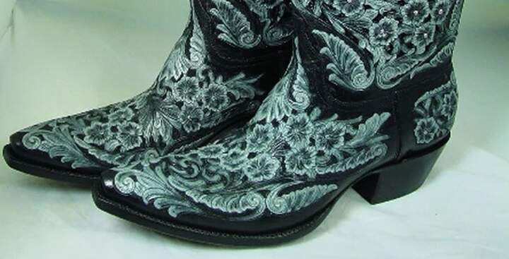 Howard H. Knights Cowboy Boots (106000 $)